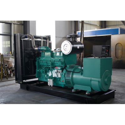 600kw重慶康明斯柴油發電機組-重慶康明斯6缸柴油機KTAA19-G6A柴油發電機組,缸徑/行程：159/159mm,柴油發電機組水冷發動機功率610KW,柴油發電機組配套馬拉松斯坦福發電機。廠價直銷歡迎選購：13773399855。