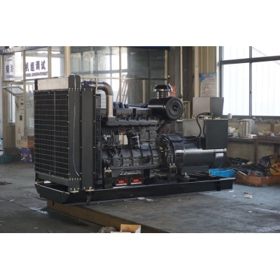 700kw上柴動(dòng)力柴油發(fā)電機(jī)組-上柴股份6缸柴油機(jī)6KTAA25-G31柴油發(fā)電機(jī)組,缸徑/行程：170/185mm,柴油發(fā)電機(jī)組水冷發(fā)動(dòng)機(jī)功率800KW,柴油發(fā)電機(jī)組配套馬拉松斯坦福發(fā)電機(jī)。廠價(jià)直銷(xiāo)歡迎選購(gòu)：13773399855。