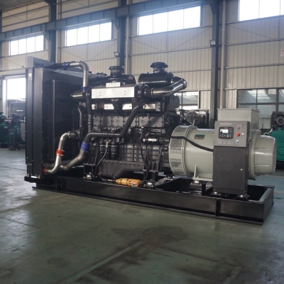 800kw上柴動(dòng)力柴油發(fā)電機(jī)組-上柴股份6缸柴油機(jī)6WTAA35-G32柴油發(fā)電機(jī)組,缸徑/行程：186/215mm,柴油發(fā)電機(jī)組水冷發(fā)動(dòng)機(jī)功率900KW,柴油發(fā)電機(jī)組配套馬拉松斯坦福發(fā)電機(jī)。廠價(jià)直銷(xiāo)歡迎選購(gòu)：13773399855。