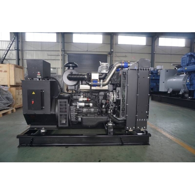 100kw上柴股份柴油發(fā)電機(jī)組-上柴動(dòng)力5缸柴油機(jī)SC4H140D2柴油發(fā)電機(jī)組,缸徑/行程：105/124mm,柴油發(fā)電機(jī)組水冷發(fā)動(dòng)機(jī)功率105KW,柴油發(fā)電機(jī)組配套馬拉松斯坦福發(fā)電機(jī)。廠價(jià)直銷(xiāo)歡迎選購(gòu)：13773399855。